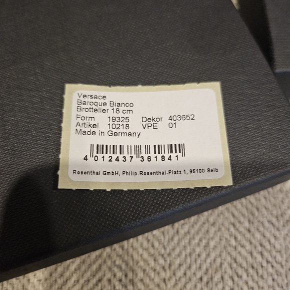 Versace Gold and White Dining Plates - Picture 4 of 15